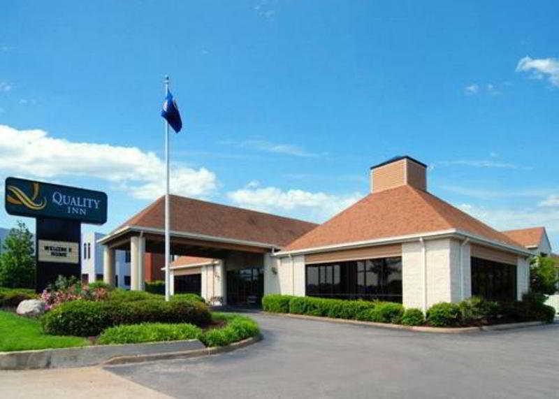 Econo Lodge Naval Station Norfolk Exterior photo