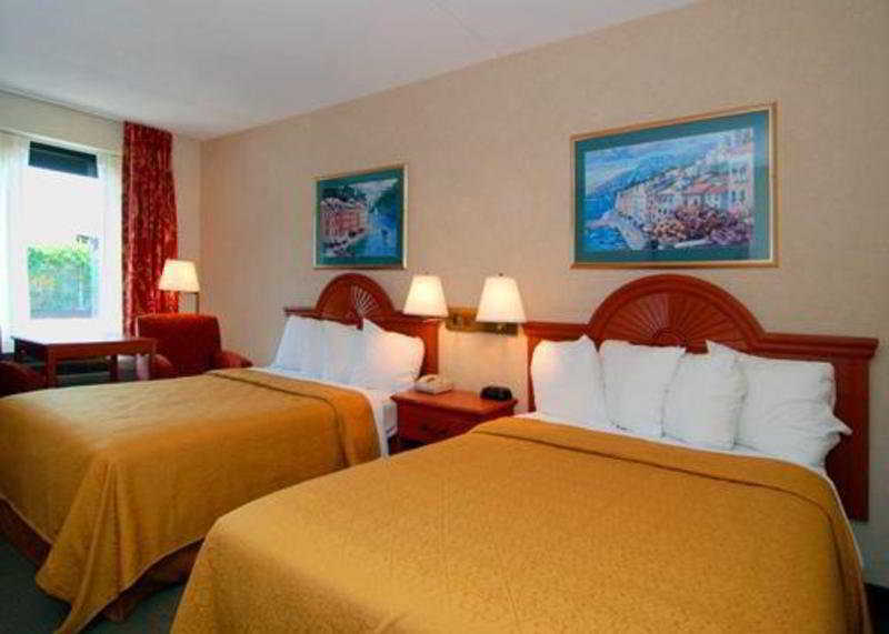 Econo Lodge Naval Station Norfolk Room photo